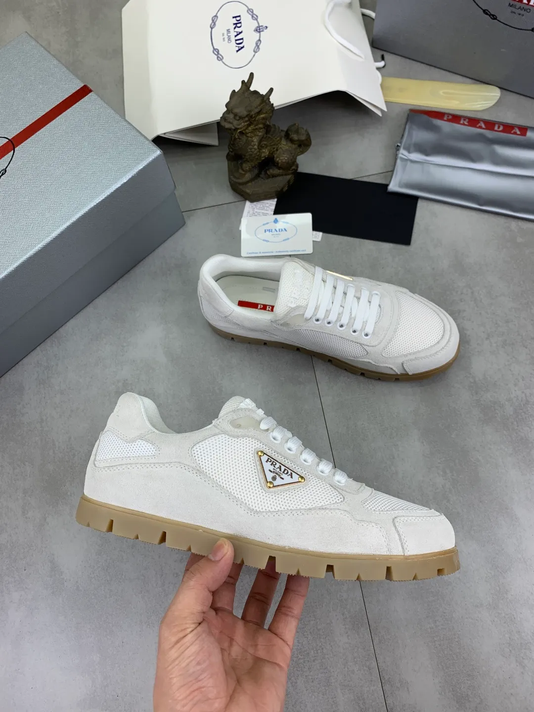Men's men's shoes 💰P520💰 [New style] popular models are on the official website, 🆘 Trendy brand (Prada) mainly promotes popular models, avant-garde and versatile fashionable men's shoes private version mold opening, cowhide surface splicing 1:1.. Fashionable and simple, original imported cowhide lining cowhide feet; the atmosphere and personality are more fashionable, eye-catching and pursuing class. It will subvert the old idea and be a must-have for fashion trendsetters with you! Must keep it for yourself! Tall and comfortable, large and low, high-end quality workmanship. Code number: 38-45 3️⃣optional.